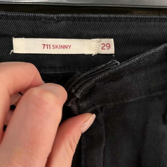 Women’s Levi’s skinny jeans - Picture 2 of 6